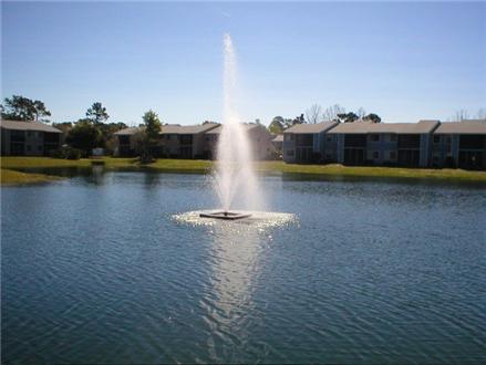 Wonderful lake with fountain views Wonderful lake with fountain views