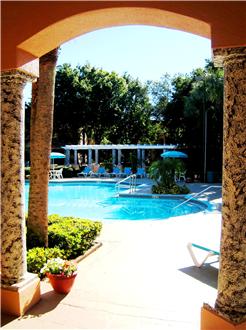 Stunning sundeck with lots of chairs Stunning sundeck with lots of chairs