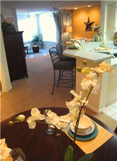 Convenient dining area to the kitchen Convenient dining area to the kitchen