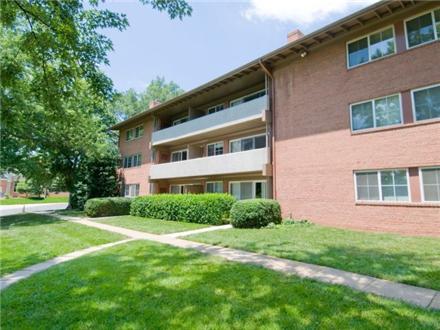 Beautifully landscaped community Beautifully landscaped community
