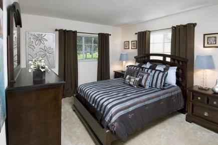 Large Master Bedroom with lots of natural Large Master Bedroom with lots of natural