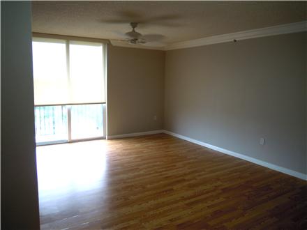 Wood Floors throughout! Wood Floors throughout!