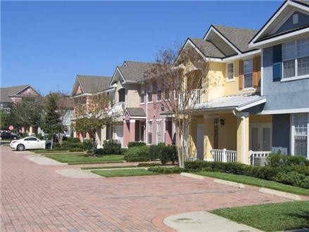 Beautifully maintained residences Beautifully maintained residences
