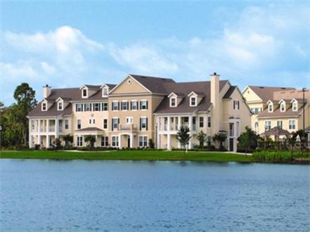 Breathtaking lake views from residences Breathtaking lake views from residences