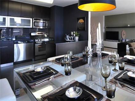 Open dining area close to the kitchen