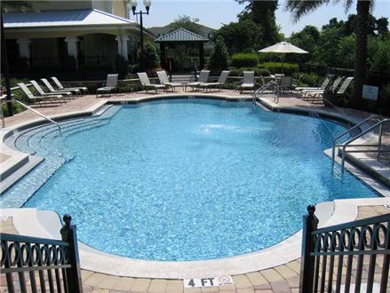 Sparkling pool and sundeck Sparkling pool and sundeck