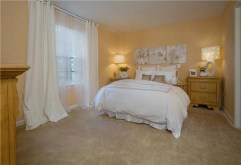 Large bedroom Large bedroom