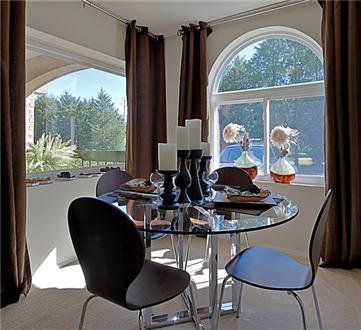 Dining area with abundant sunlight Dining area with abundant sunlight