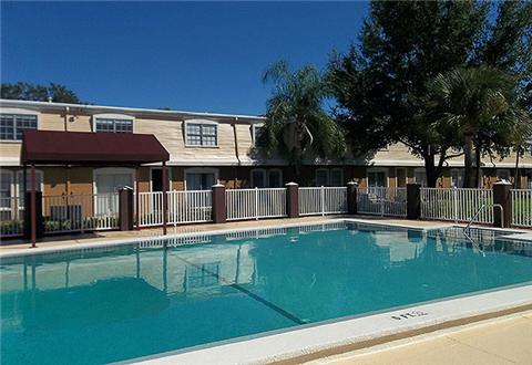Sparkling pool and sundeck Sparkling pool and sundeck