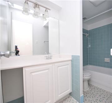 Spacious bathroom