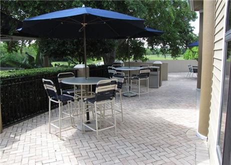 Plenty of outdoor seating and dining area Plenty of outdoor seating and dining area