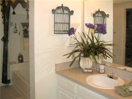 Large bathrooms Large bathrooms