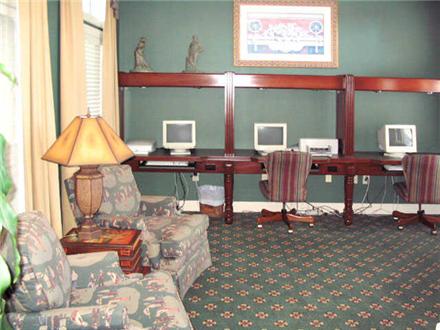 Professionally equipped business center Professionally equipped business center