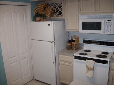 Kitchen with lots of cabinet space Kitchen with lots of cabinet space