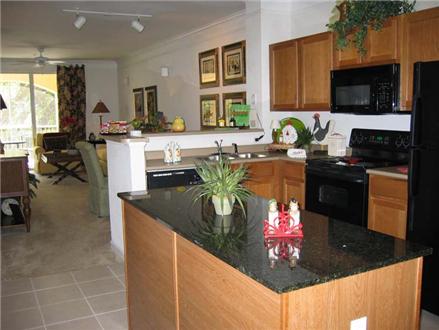 Large kitchen with lots of counter space Large kitchen with lots of counter space
