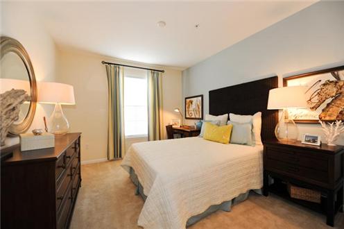 Large bedroom Large bedroom