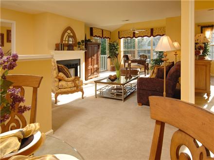 Spaciuos Living Area Spaciuos Living Area