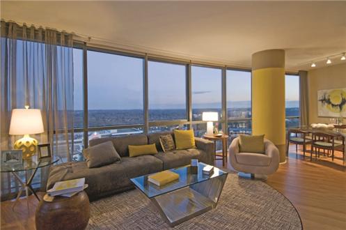 Dramatic floor to ceiling windows Dramatic floor to ceiling windows