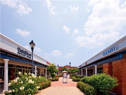 Visit nearby Leesburg Corner Premium Outlets Visit nearby Leesburg Corner Premium Outlets